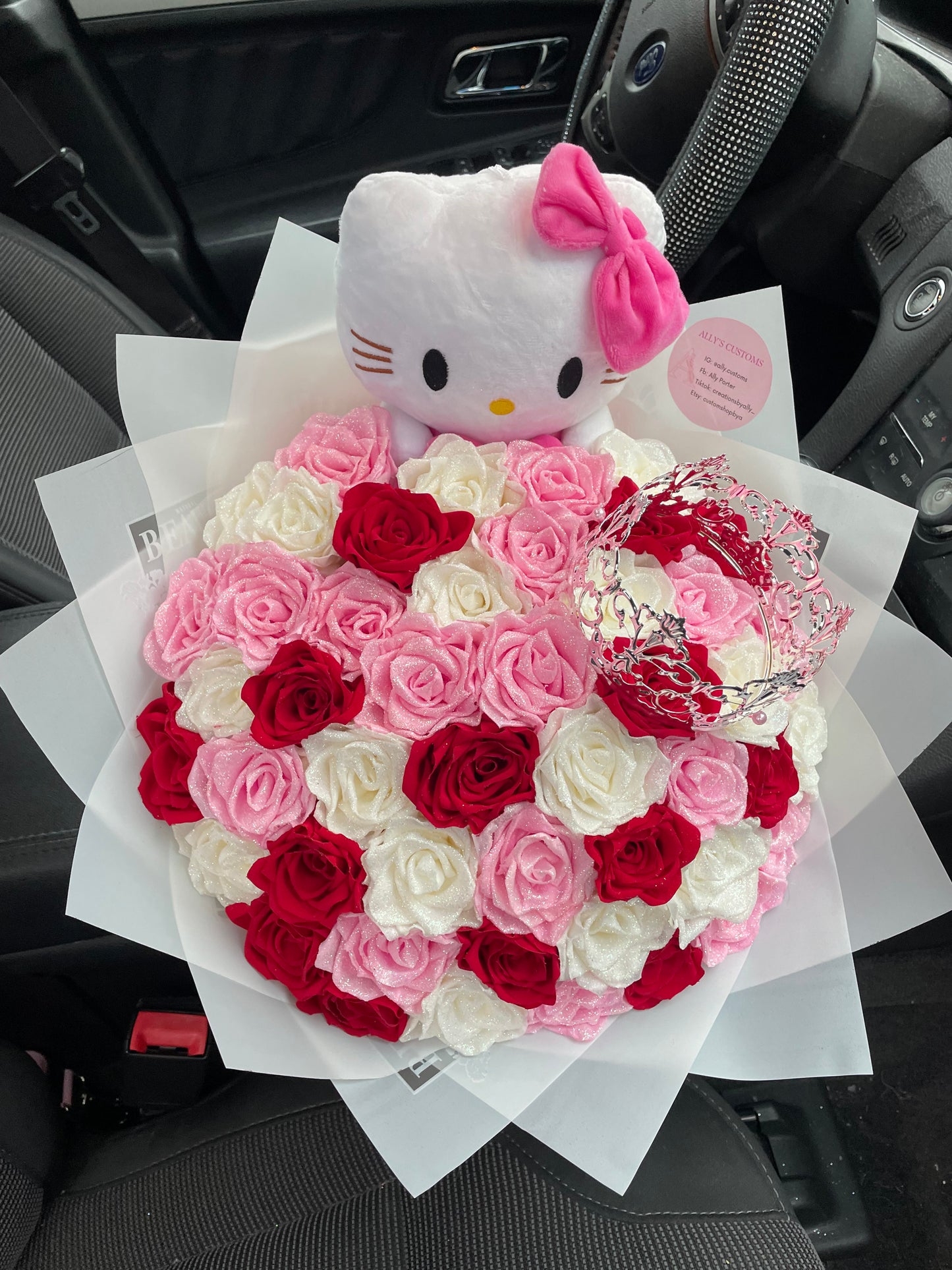 50 count hello kitty eternal rose bouquet